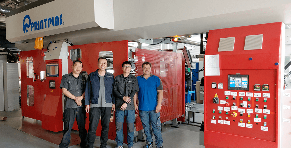 Printplas collaborated with a German technical team to accommodate special substrates like high-temperature resistant and easy-tear films. Providing structural design recommendations and tension control solutions, Printplas secured technical approval and established foundations for long-term cooperation.